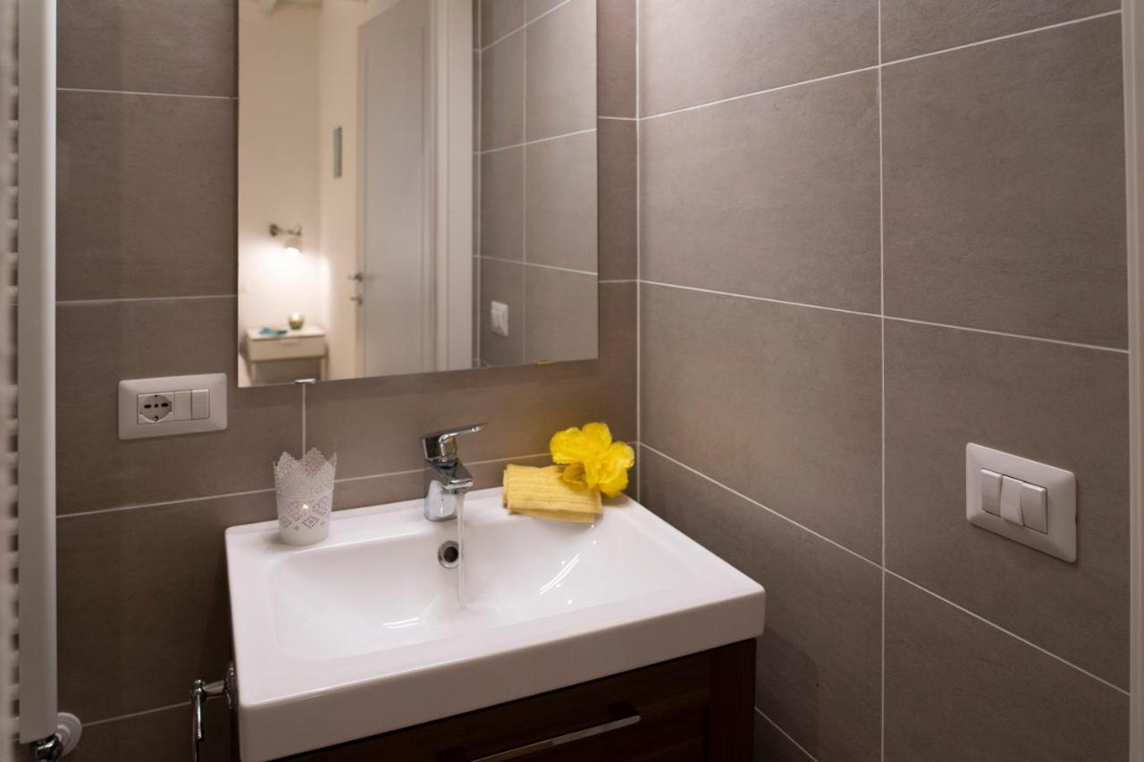 32 Nero - Florence Apartment San Niccolo Экстерьер фото