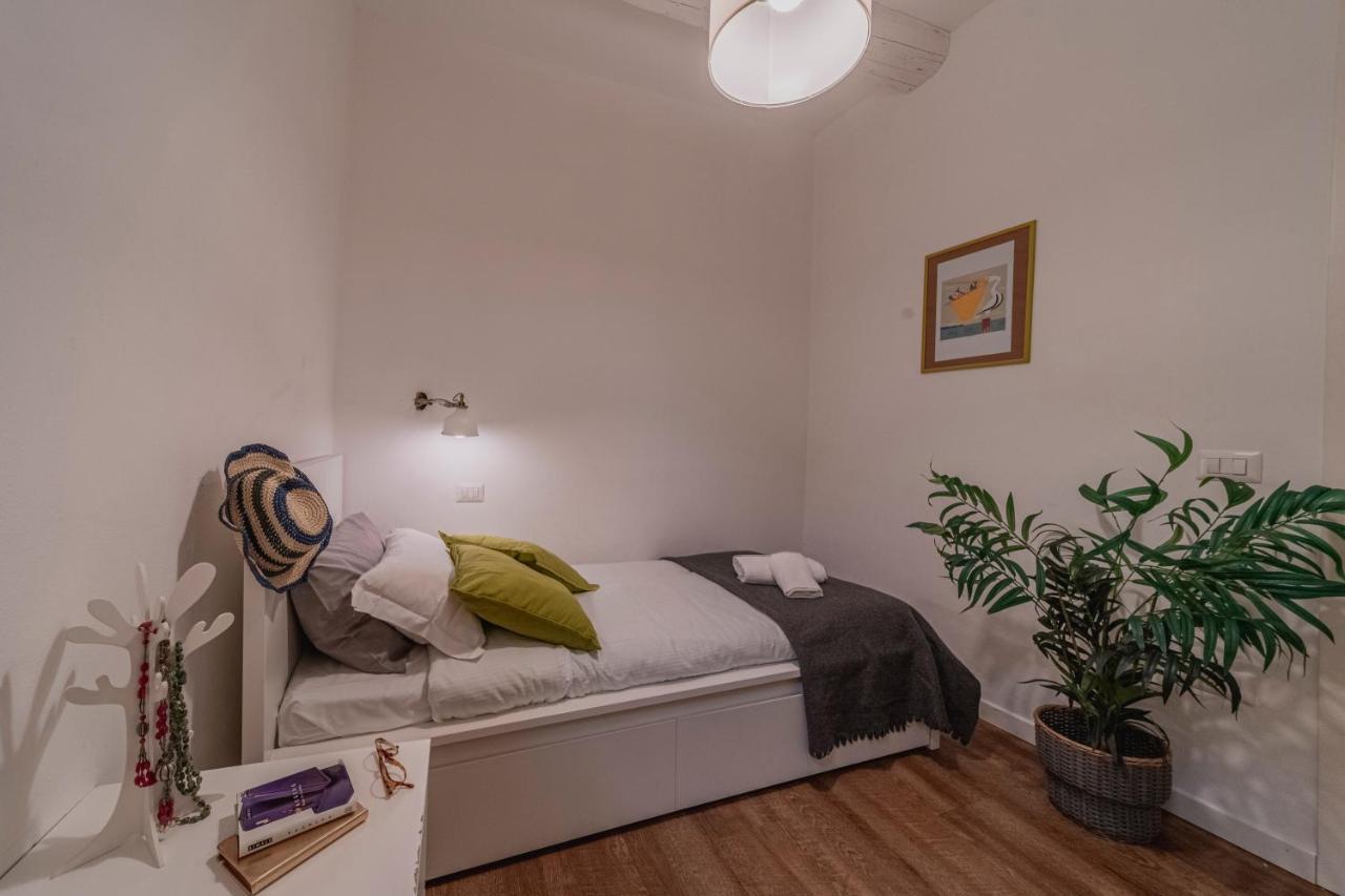 32 Nero - Florence Apartment San Niccolo Экстерьер фото